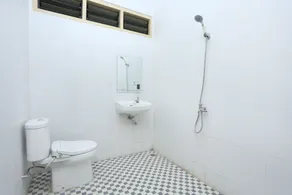 OYO 2268 Tim-tim Homestay SyariahNearUniversitas Gadjah Mada - Baño
