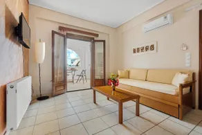 Spetses Center Comfy Apartment - Living room