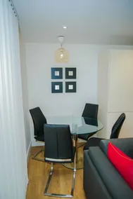 EXECUTIVE 2 BED APARTMENT - Lobby