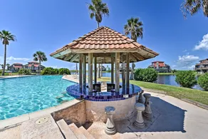 Matagorda Townhome W/deck, Views, Pool Access - Pool