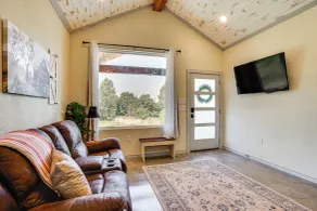 Recently Built Cabin w/ Pavilion in Granbury! - Interiør