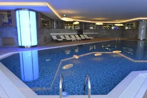 Wyndham Grand Istanbul Europe - Piscine