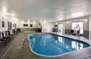 Comfort Suites Lincoln North - Piscine