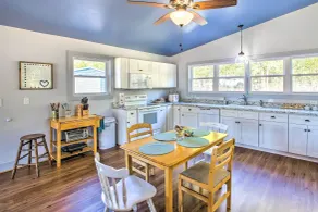 'granvilles Blue Cottage' Porch & River View! - Intérieur