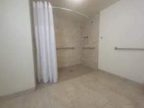 Ramada by Wyndham Merced - Salle de bain