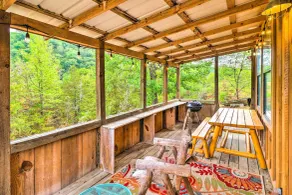Mountian View Retreat < 2 Mi to White River! - Interior