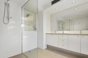 Little Cove Court - Apt 7 - Badrum