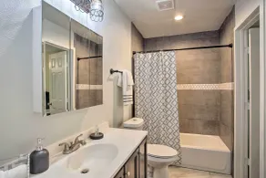 5 Mi to Dtwn: Family-Friendly Fort Worth Home - Intérieur