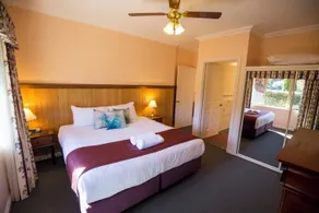 Robyn's Nest Lakeside Resort - Room