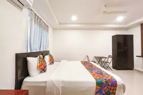 Hotel Blue Dawn - Near DLF Cyber City, Gachibowli - Room