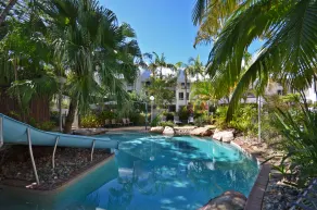 Raintrees Moffat Beach - Piscina