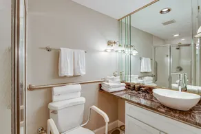 Owings Mills Apartment - 13 Mi to Maryland Zoo! - Bagno