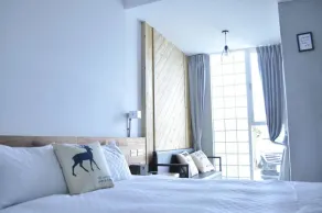 The Red Hotel - Chambre