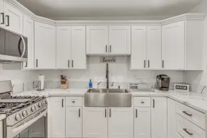 2 Mi to Citadel Outlets! East LA Retreat Near I-5 - Interior
