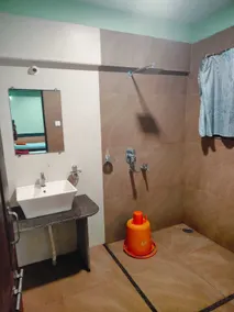 Hotel Gokarna International - Bathroom