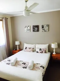 Montville Holiday Apartments - Habitación