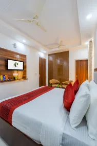 Hotel Park Tree I Sec-63A I Noida I Couple Friendly and Corporate Rooms available - Room