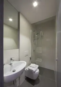 Bed & Boarding - Bathroom