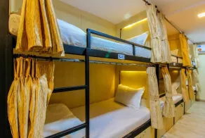 Seven Hills Dormitory - Hostel - Living area