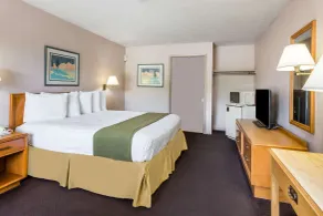 Days Inn by Wyndham Bedford - Rom