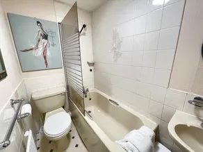 White Court Llandudno - Bathroom