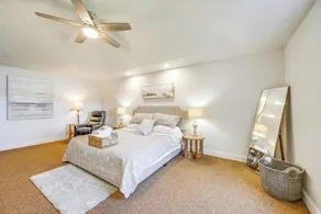 Lakefront Lake Oconee Home: Boat Dock + Hot Tub - Innvendig