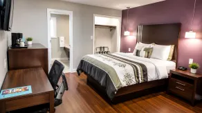Muir Lodge Motel - Room
