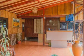 RedDoorz near Farmhouse Lembang - Rezeption