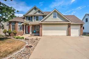Pet-friendly Des Moines Home w/ Fenced Yard! - Interior