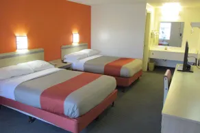 Travelodge by Wyndham Lansing - Chambre