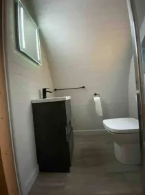 Cariad - Bathroom