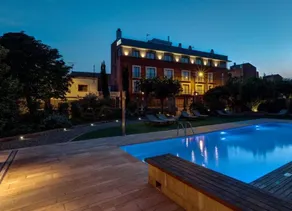 Sant Jordi - Pool