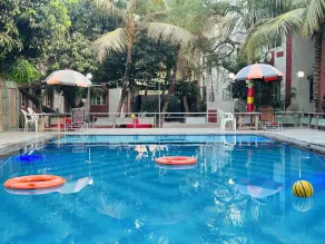 Nilkanth Resort - Best Resort in Anand - Piscina