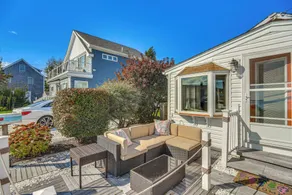 Walk to Beach: Water-view Abode in Portsmouth! - Innenbereich