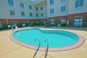 Holiday Inn Express & Suites Brookhaven by IHG - Pool