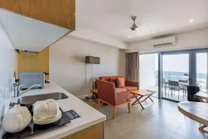 Oaks Darwin Elan Hotel - Room