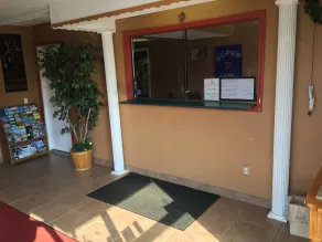Super 7 Inn - Reception