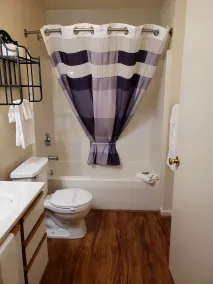 Affordable Suites of America Lynchburg - Badezimmer