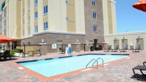 Holiday Inn Express Covington-Madisonville by IHG - Piscine