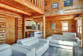 Classic New England Cabin on Belleau Lake - Interiør