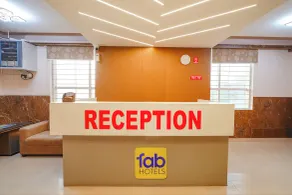 FabHotel Indian Suites - Krishnarajapuram - Resepsjon
