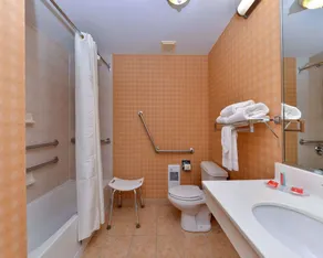 Econo Lodge Inn & Suites University - Chambre