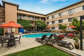Oxford Suites Redding - Piscine
