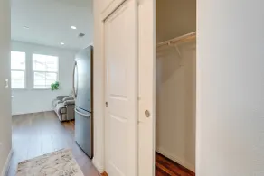 River Island Apt: Private Yard & Patio! - Intérieur