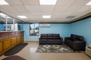 Econo Lodge Allentown North - Lobby