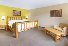 Super 8 by Wyndham Davenport - Room