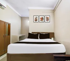 Super Collection O NIT More Adityapur Formerly HotelSubheksha - Room