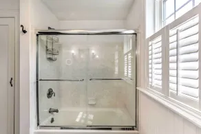Walkable New Haven Retreat w/ Ocean Views! - Innvendig