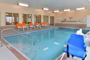Holiday Inn Express Hotel & Suites Cincinnati-Blue Ash by IHG - Piscine