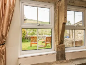 Dale View - Interior
